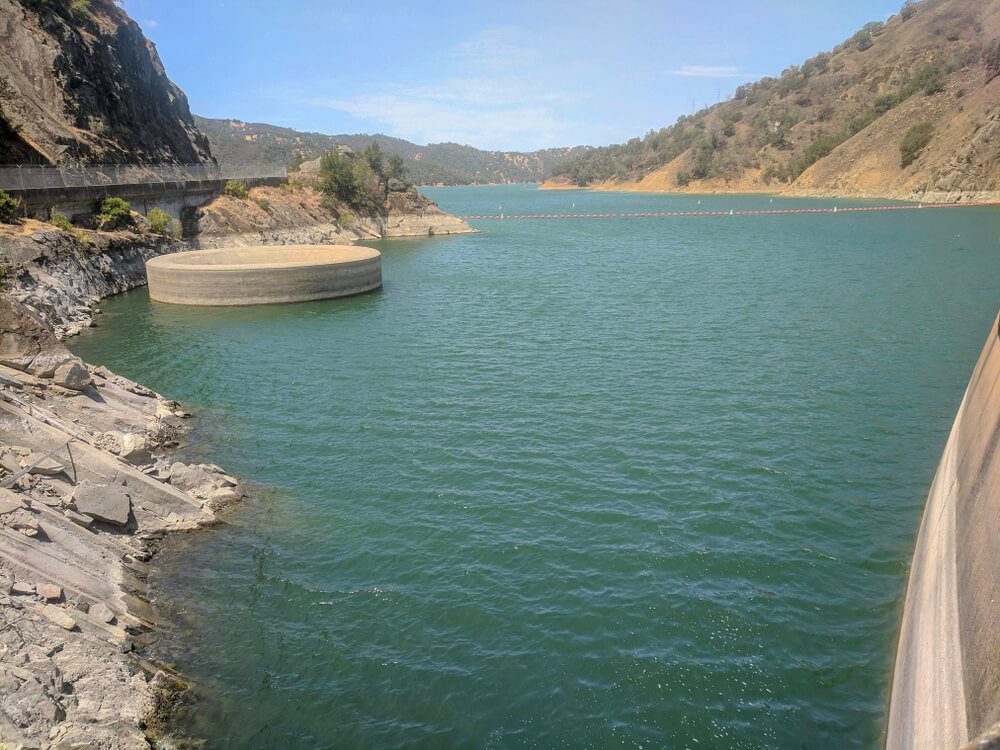 El agujero negro de California, en la represa Monticello.