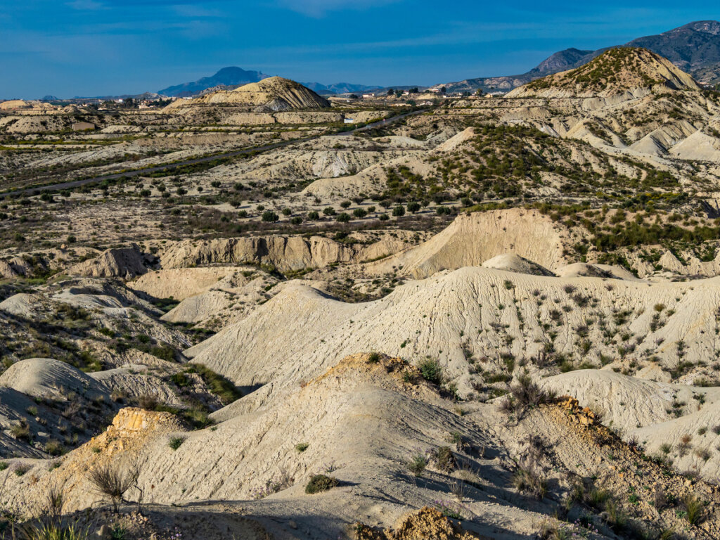 Las badlands de Fortuna representan la litología arcillosa en España.