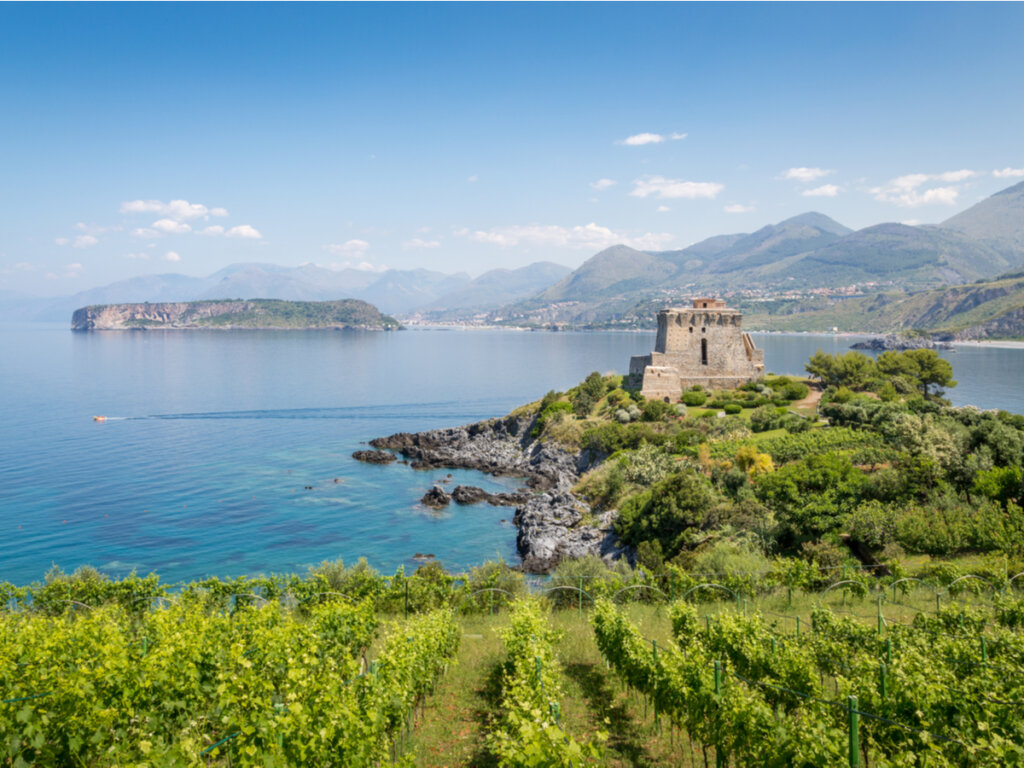 La Torre de Crawford, en la costa de Calabria.