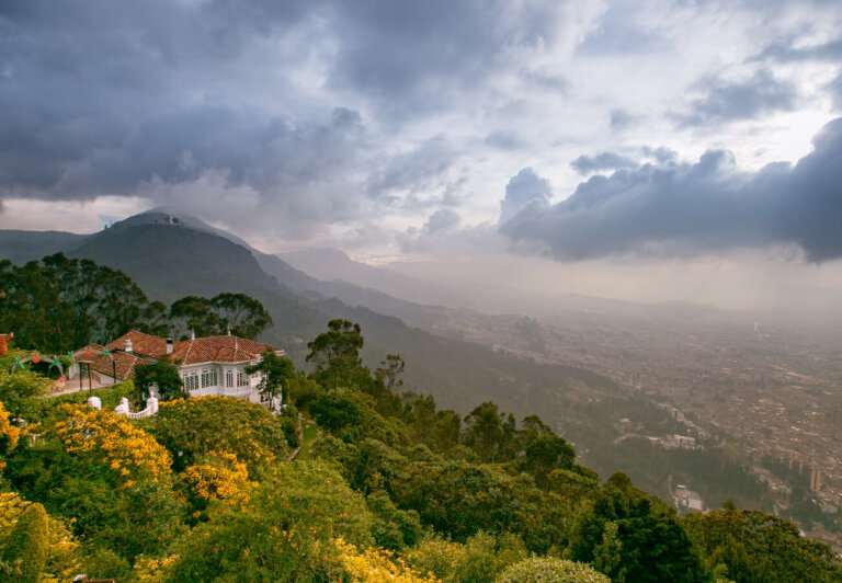 El cerro de Monserrate en Bogotá