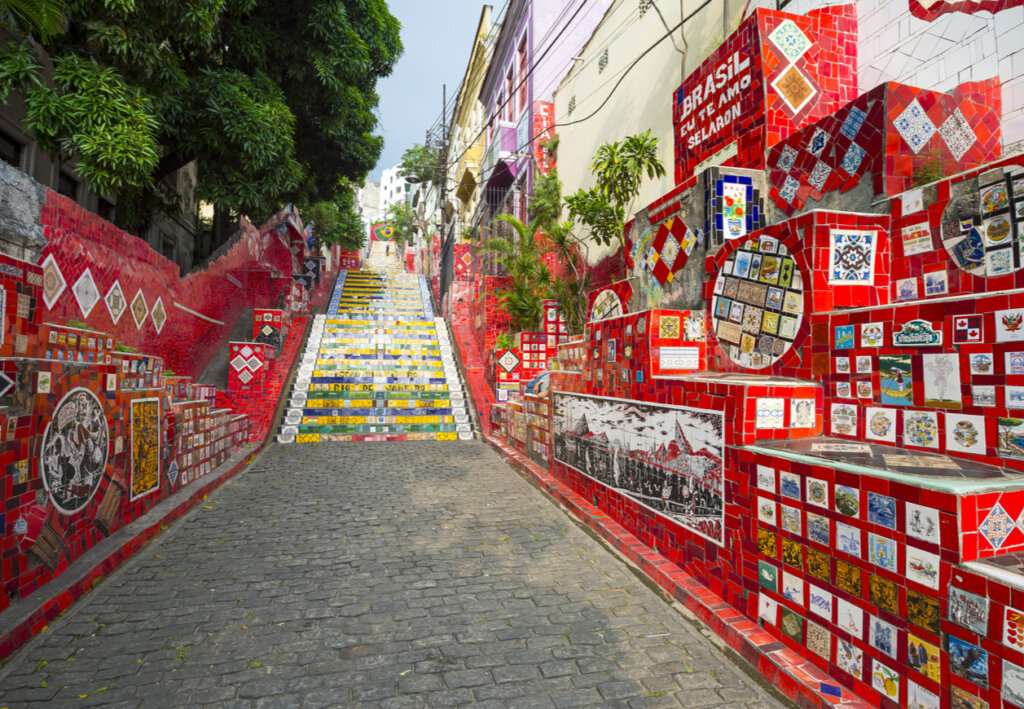 El barrio de Lapa y una escalera que es icono de Río de Janeiro.