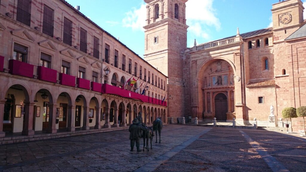 El ayuntamiento de Villanueva de los Infantes, ubicado en la Plaza Mayor.
