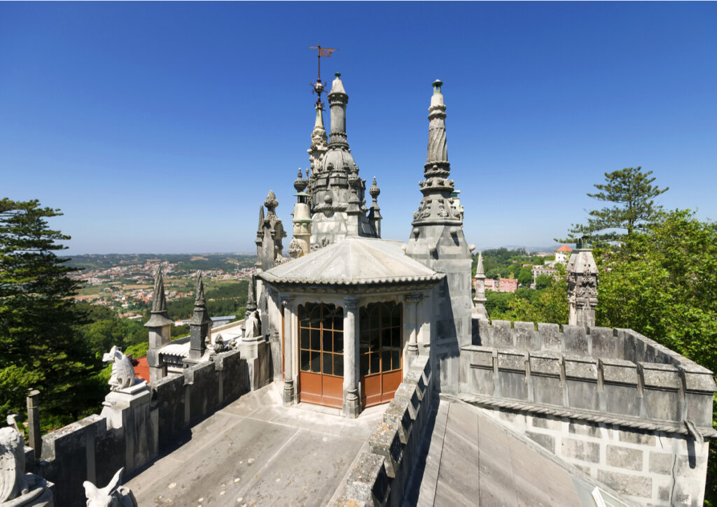 Terraza y balcón del Palácio da Regaleira.