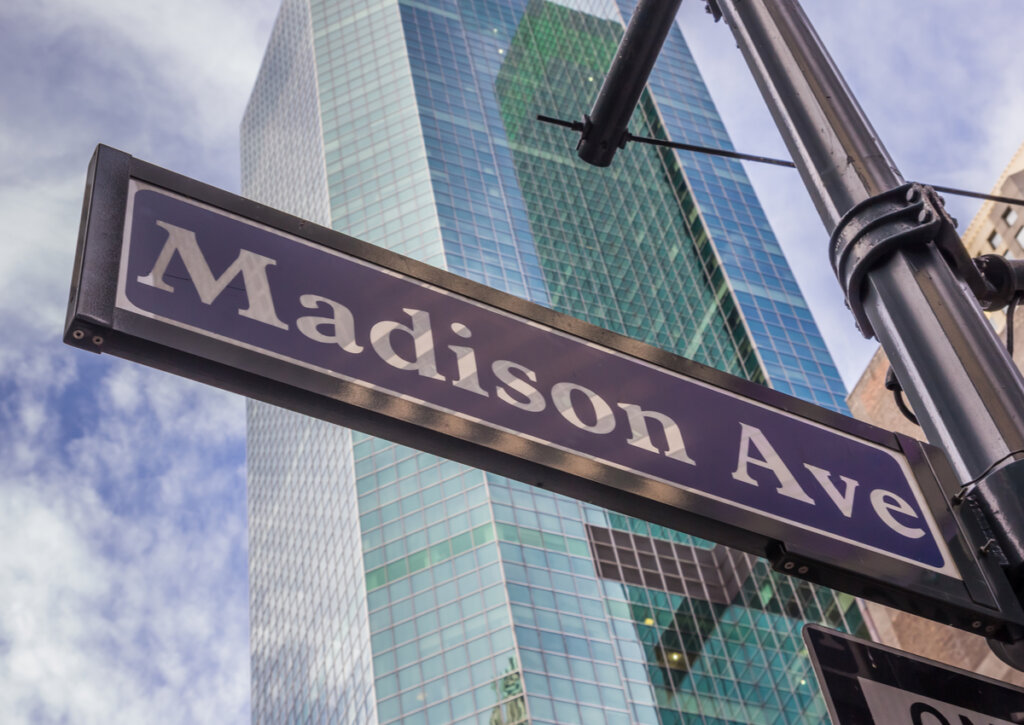 Cartel clásico de la Avenida Madison.