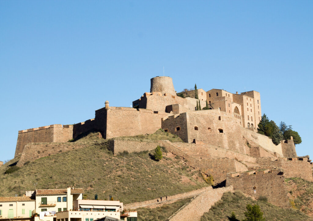 Parador Cardona es uno de los mejores hoteles castillo de España.