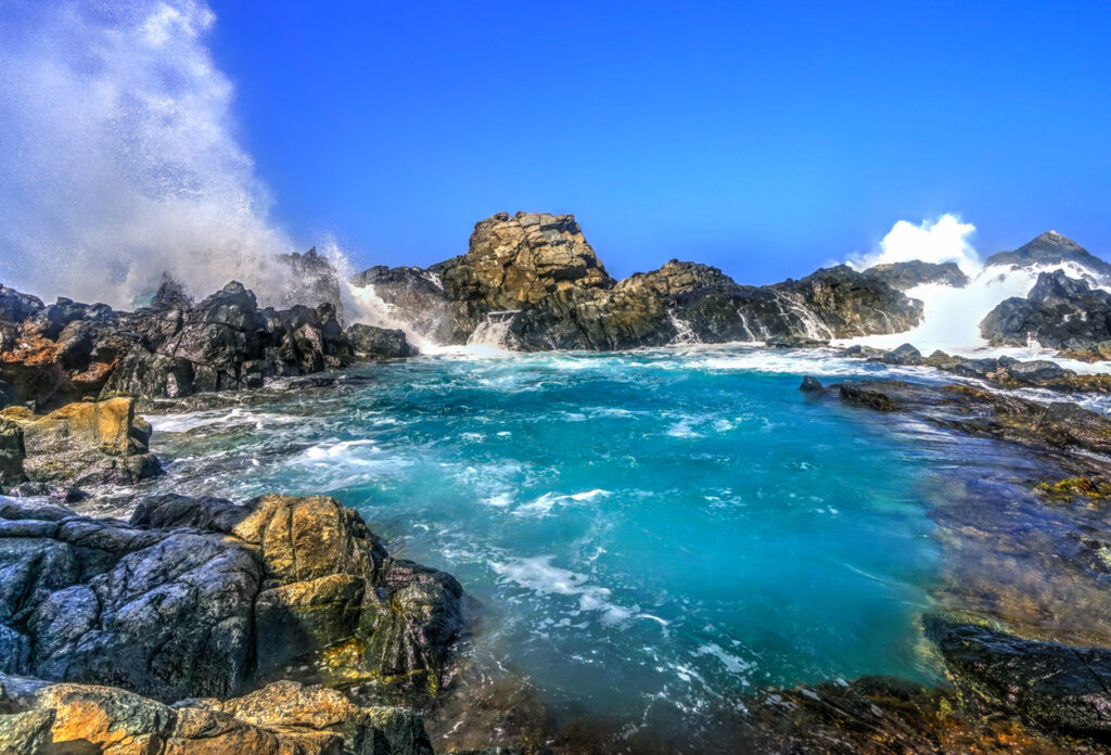 Paisaje volcánico del Parque Natural Arikok, en Aruba.