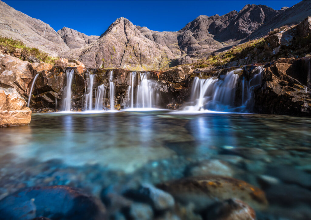 La piscina de hadas de la isla de Skye es un atractivo muy importante.