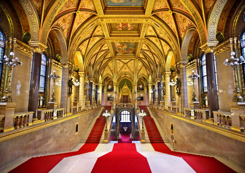 El Salón de la Cúpula en el Parlamento de Budapest.