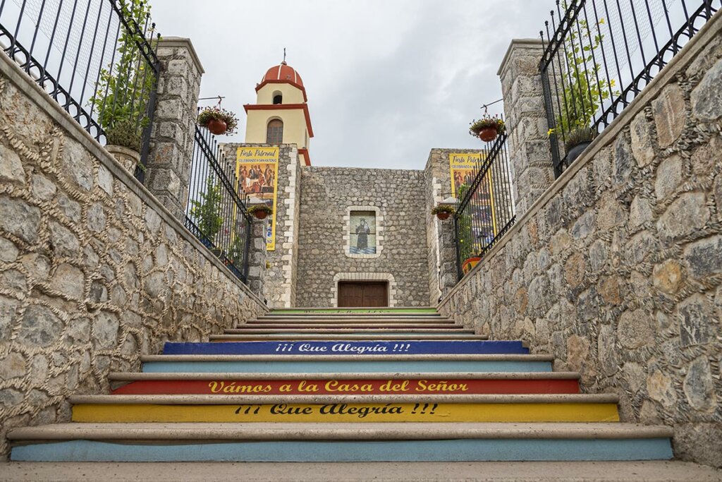 Vista lateral de la Iglesia de San Antonio de Padua.