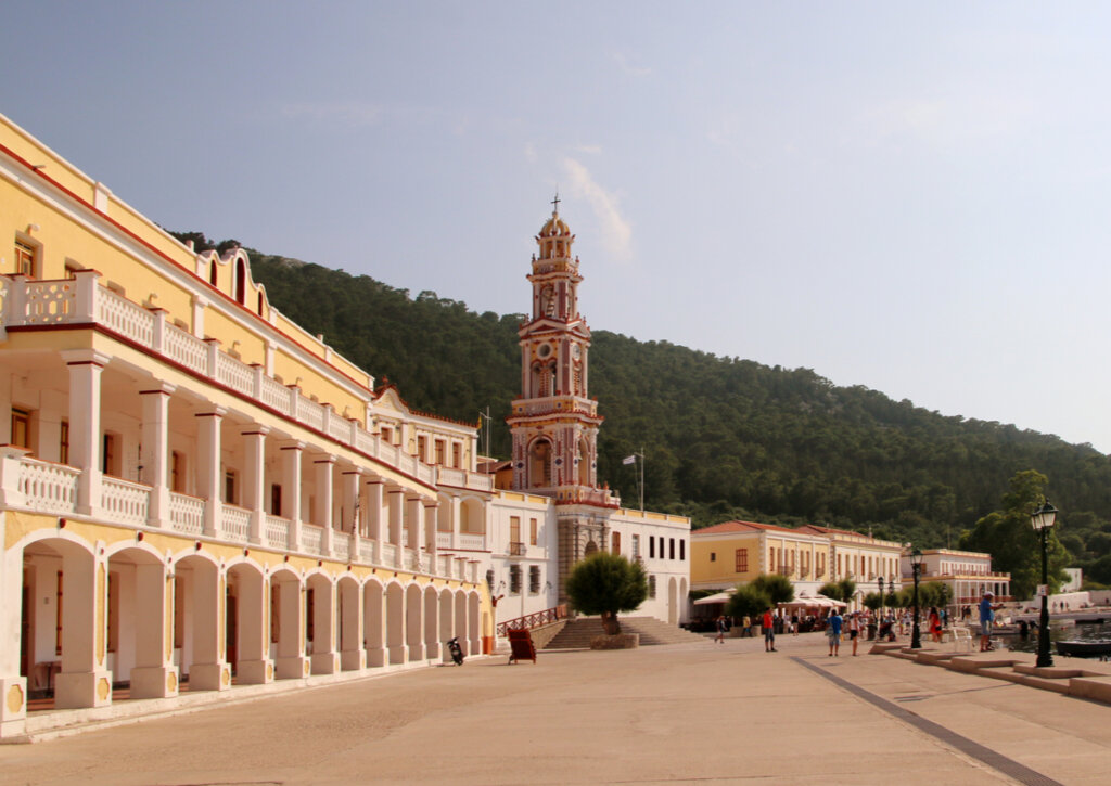 El Monasterio de Miguel Panormitis es una de las atracciones de la isla de Symi.