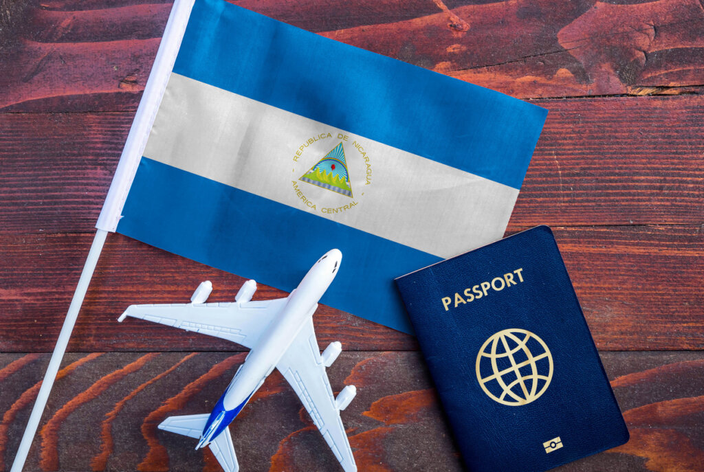 Vuelo, pasaporte y bandera de Nicaragua