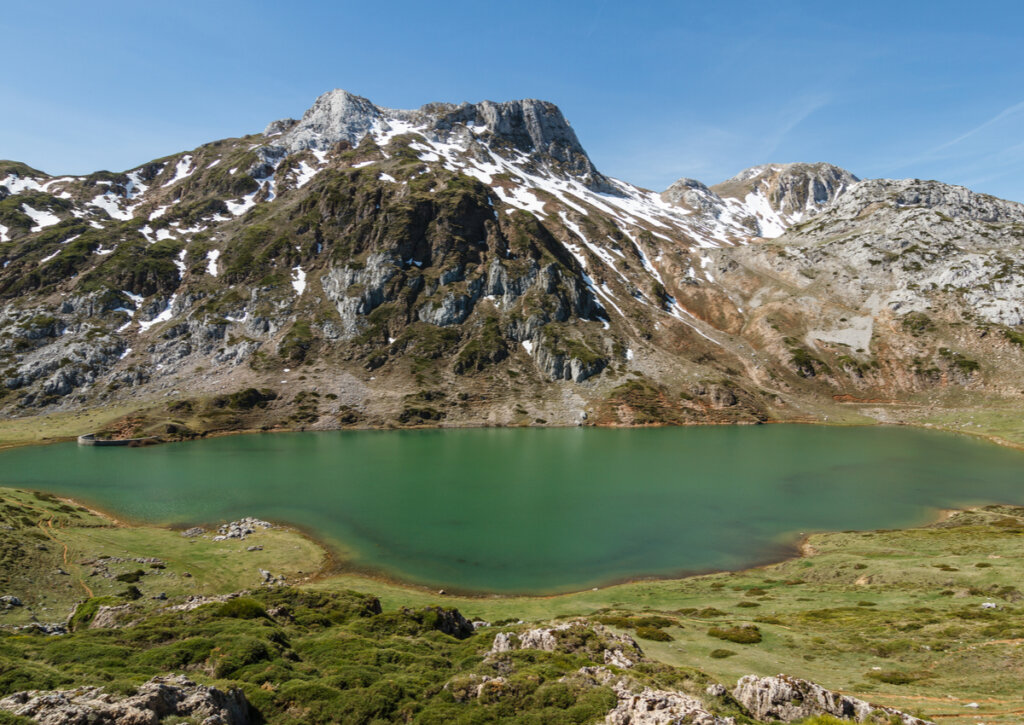 El de Cerveriz es otro de los hermosos Lagos de Saliencia.