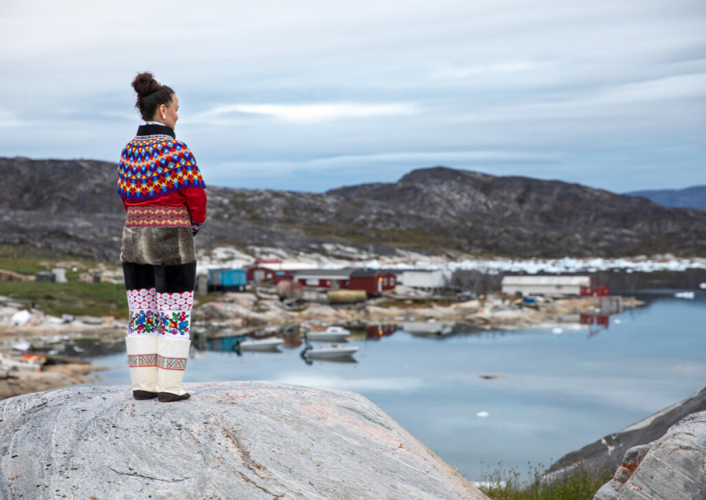 Mujer representante de la cultura Inuit.
