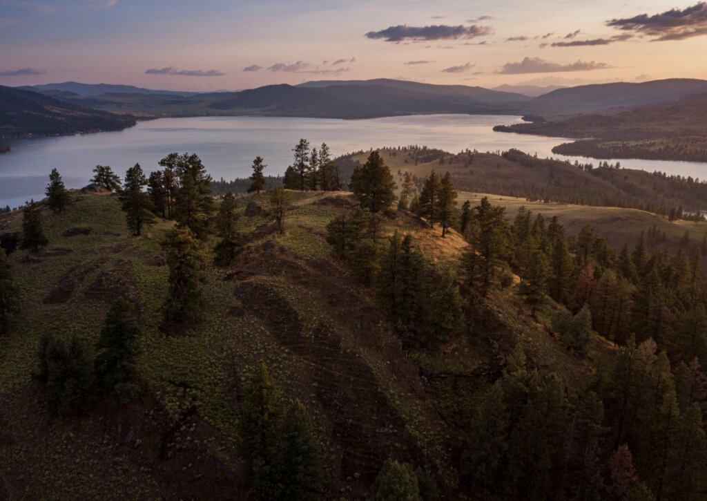 El lago Flathead forma parte de un parque nacional en Montana.