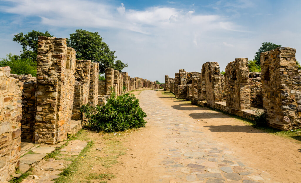Bhangarh es una de las ciudades abandonadas ubicada en la India.