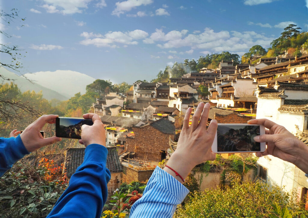 El turismo actual pone en jaque las tradiciones de Huangling.