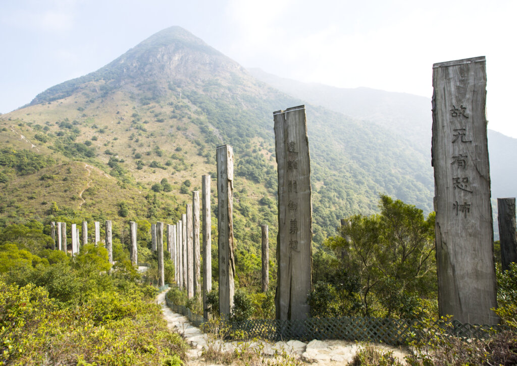 El camino de la sabiduría en Ngong Ping está entre los lugares más visitados.