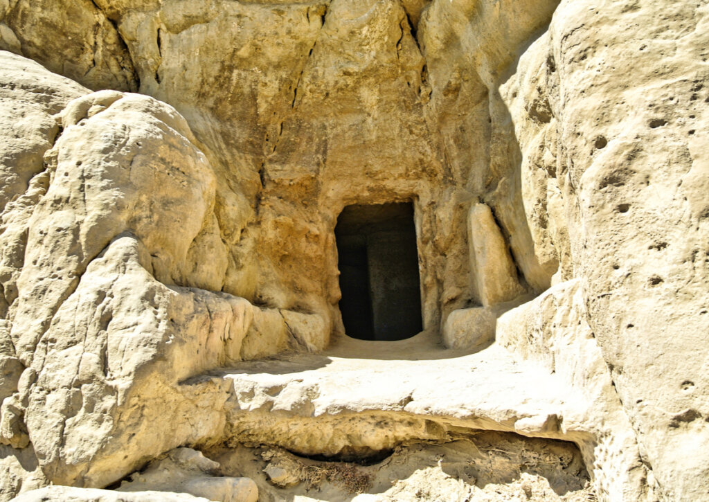 Las cuevas son uno de los misterios de las playas de Matala.