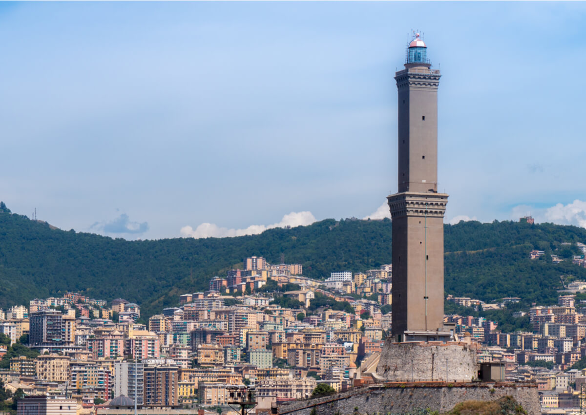 El Faro de Génova es uno de los más visitados del mundo.