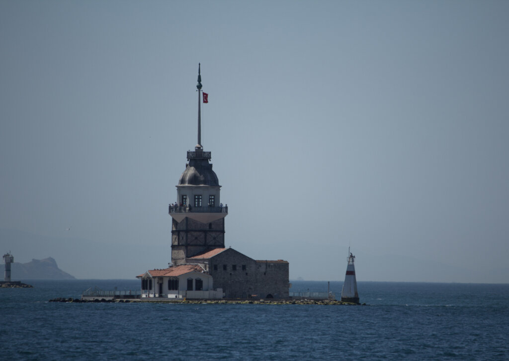 En Turquía, el Faro de Kiz Kulezi esconde una trágica historia.