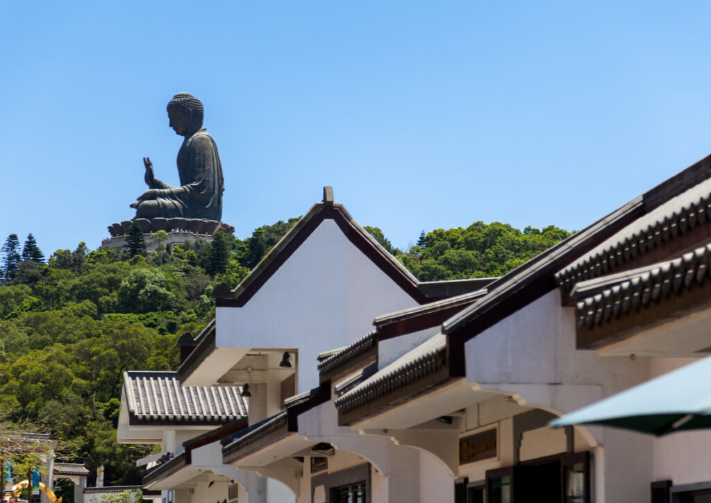El gran Buda de Ngong Ping es la estatua más grande de Buda ubicada al aire libre.