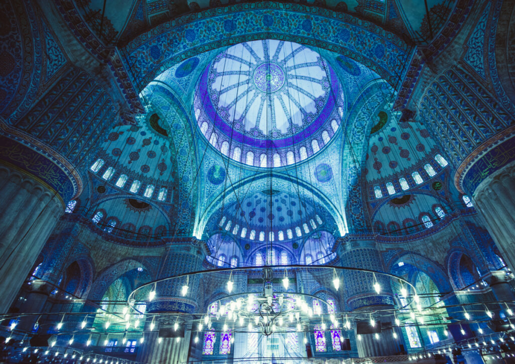 Al viajar a Turquía, es muy recomendable visitar la Mezquita Azul.