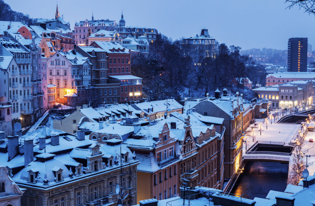 Karlovy Vary es una ciudad checa famosa por sus aguas termales.
