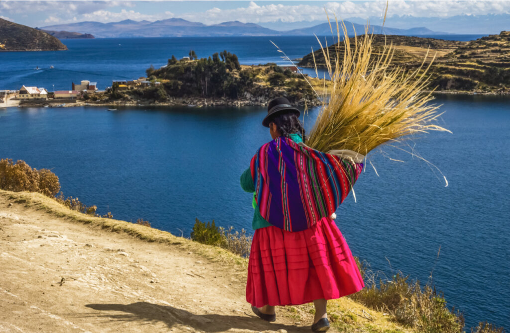 El Lago Titicaca es uno de los más elevados del mundo.