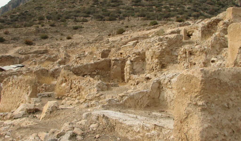 Acercamiento al yacimiento arqueológico de Medina Siyasa.