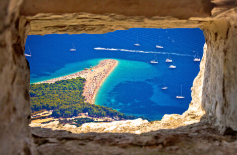 La playa Zlatni Rat es una de las más bellas de Croacia.