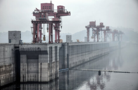 La central hidroeléctrica tres gargantas, en China, es una de las más grandes del mundo.