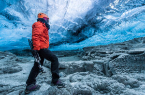 Vatnajokull cueva de hielo en Islandia 