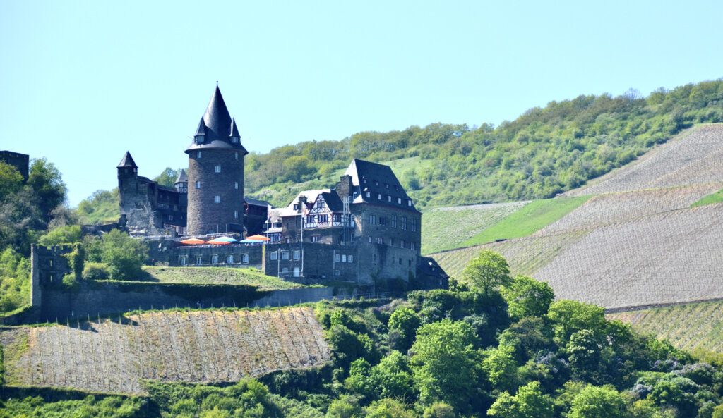 El castillo de Stahleck es un atractivo en Bacharach, Alemania.