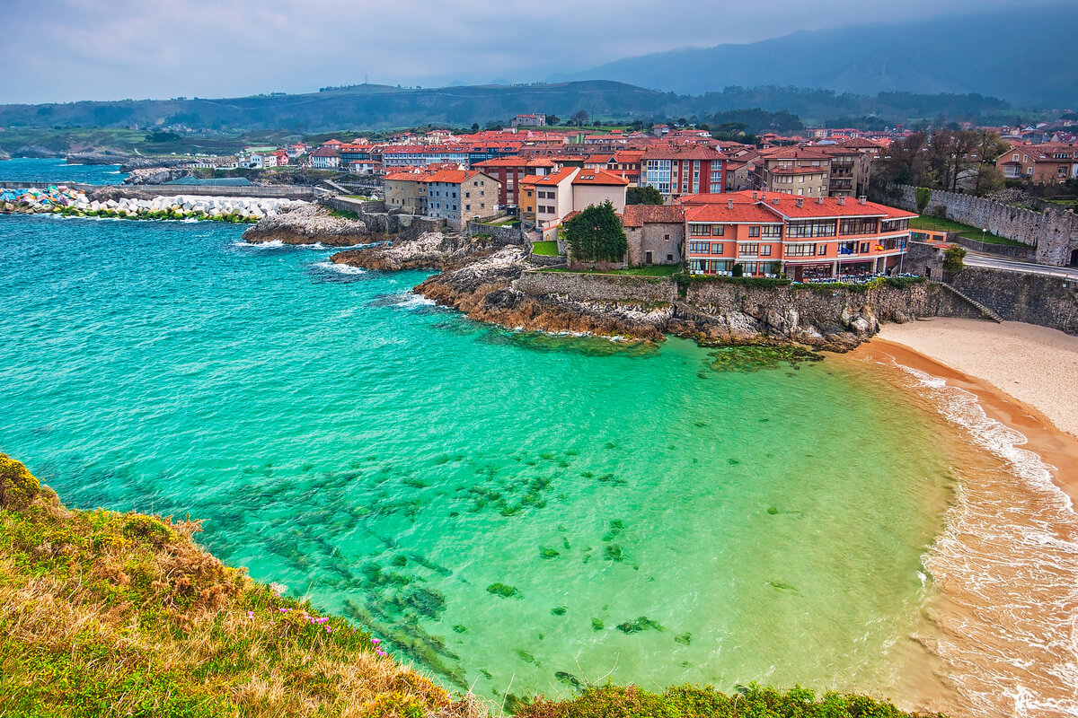 Llanes