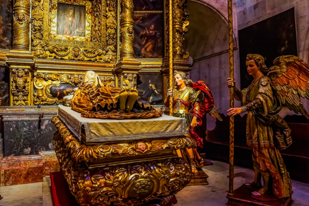 La Catedral de Mallorca oficia también como mausoleo real.