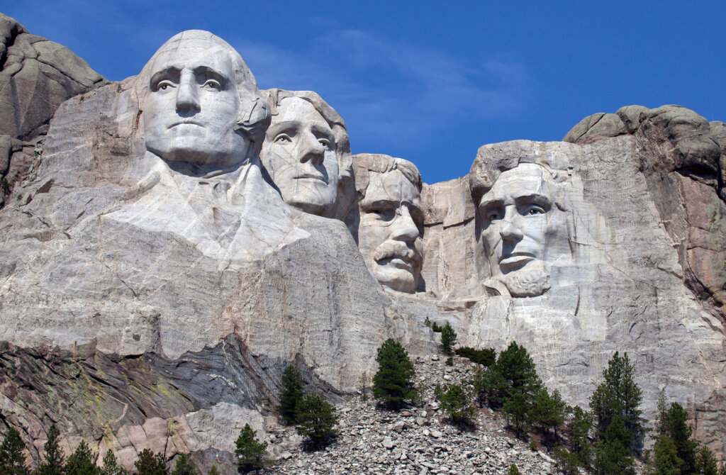 Rostros de los presidentes estadounidenses en el Monte Rushmore.