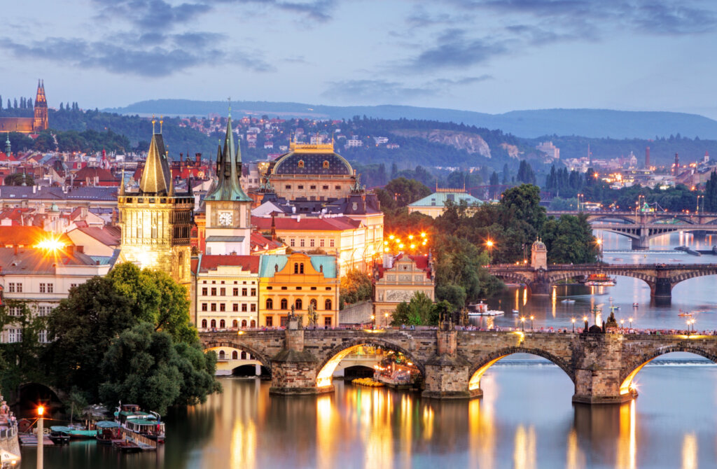 Praga de noche: un lugar encantador
