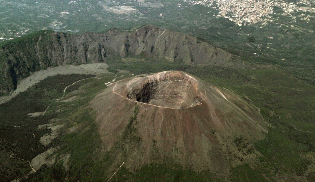 El volcán Vesubio sepultó a Pompeya en el 79.