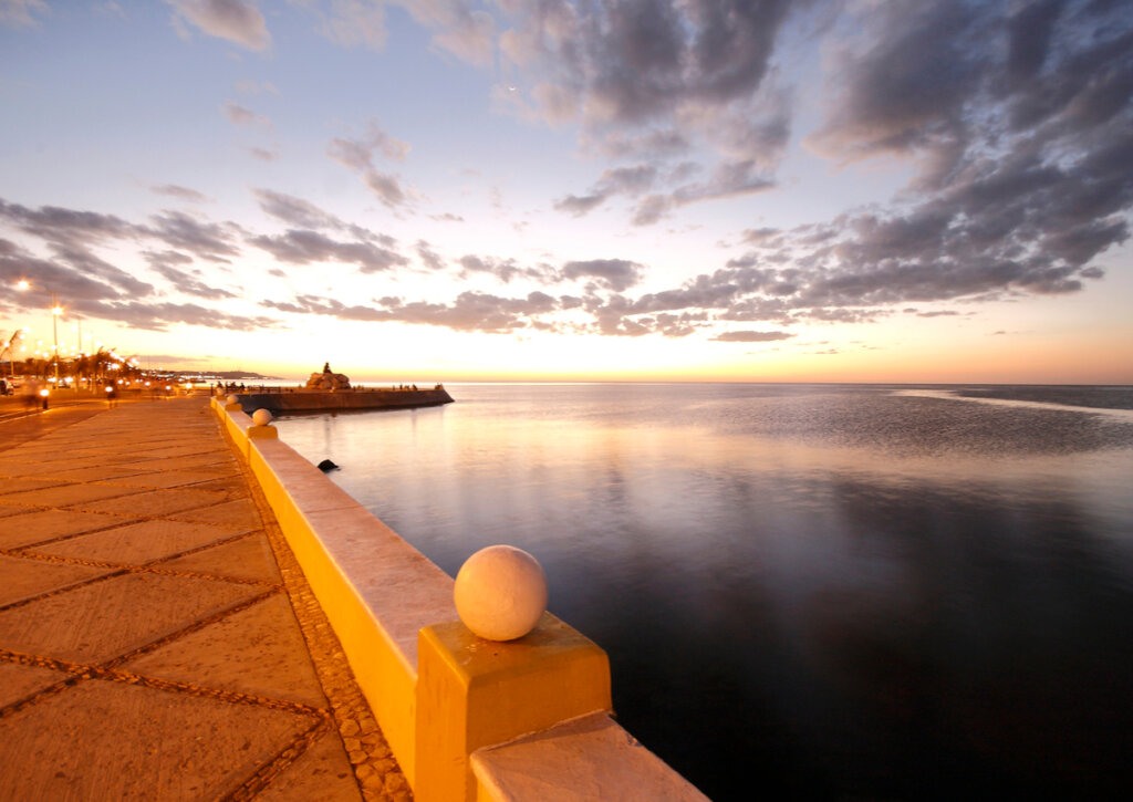 Amanecer en un muelle de Campeche, en México.