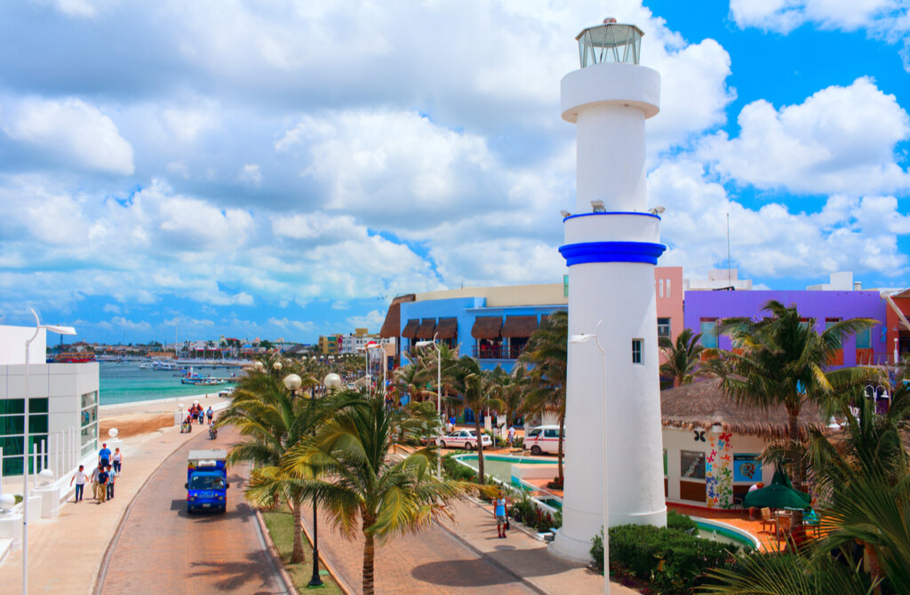La isla Cozumel es un punto turístico importante en la Riviera Maya.