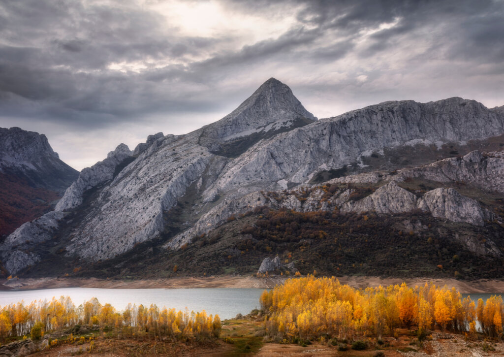 Las montañas de Riaño ofrecen un paisaje increíble en el otoño.