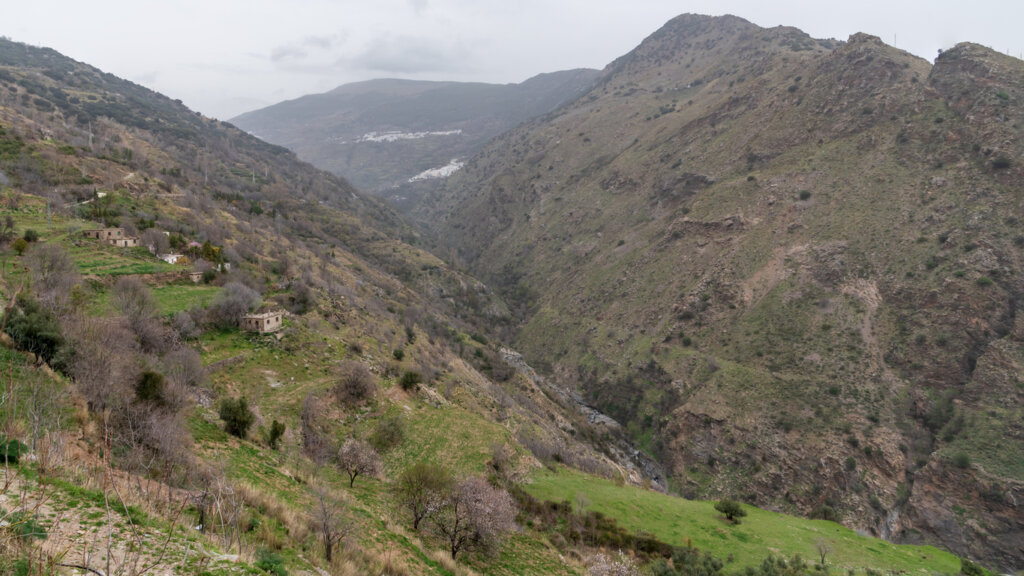 Las Alpujarras son un terreno de barrancos ideales para el barranquismo.