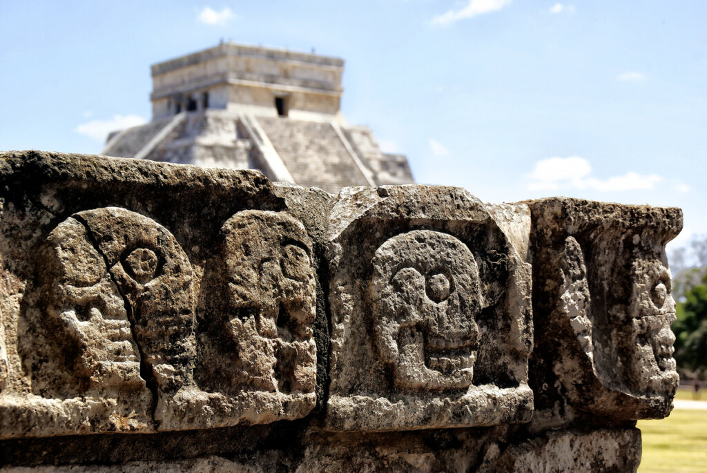 Muchos creen que la civilización maya proviene del continente de Mu.