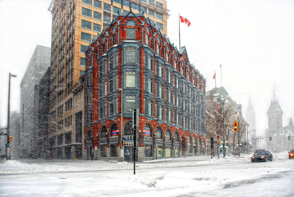 La ciudad de Ottawa es azotada por un frío invierno.