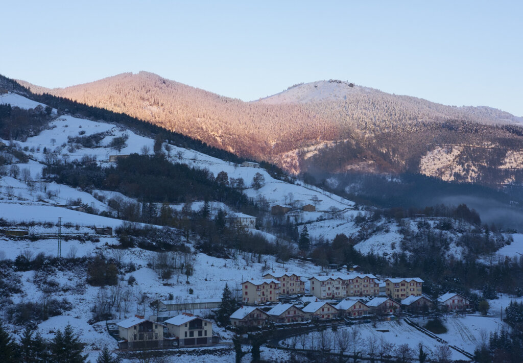 Caída de nieve en el Parque Natural Aizkorri Aratz.
