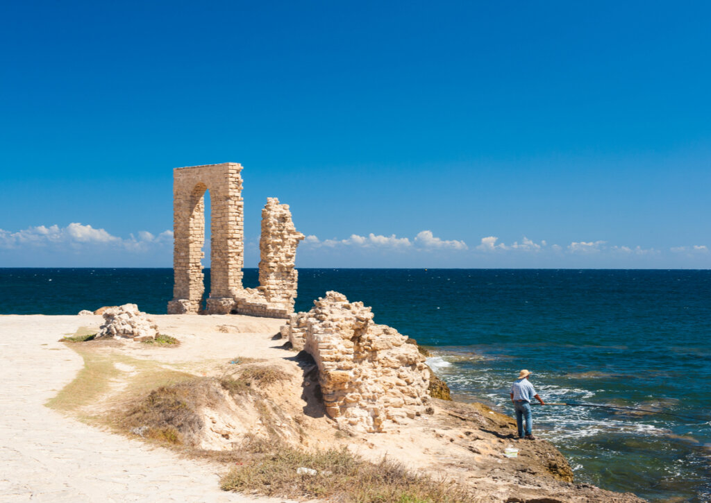 Ruinas romanas en la costa de Túnez.