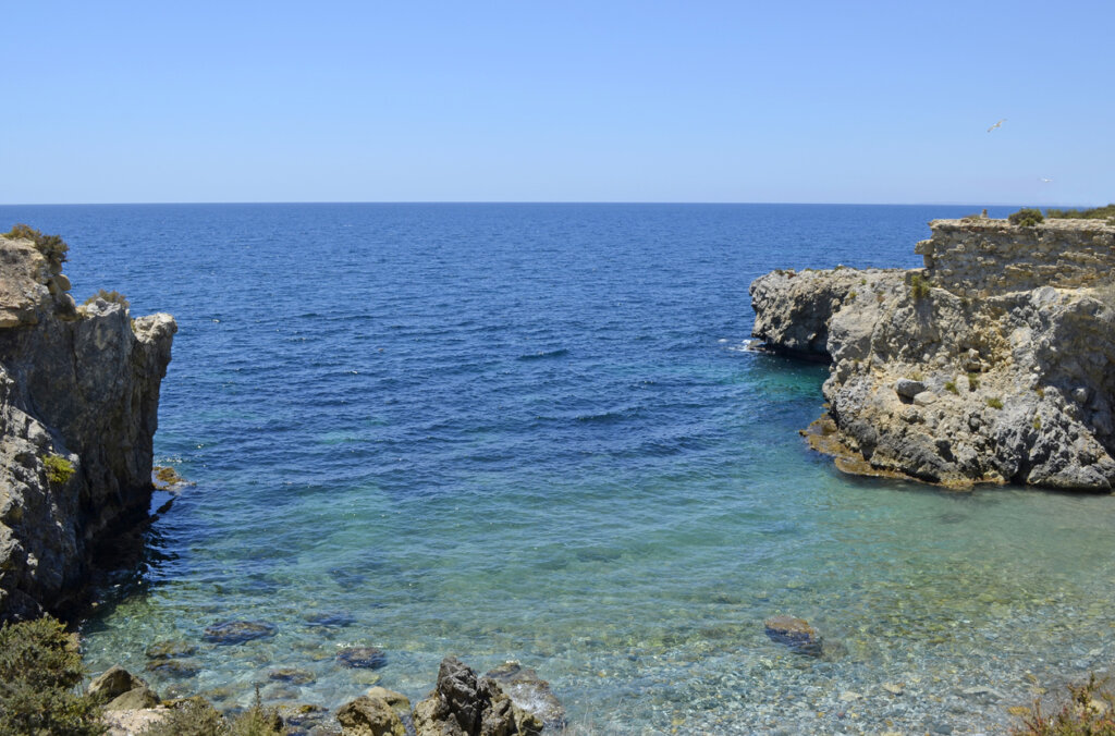 La isla de Tabarca enamora con sus aguas cristalinas.