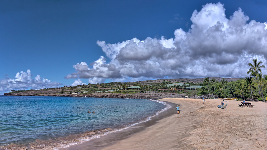 La playa Hulopoe es una de las más bellas de Hawái.