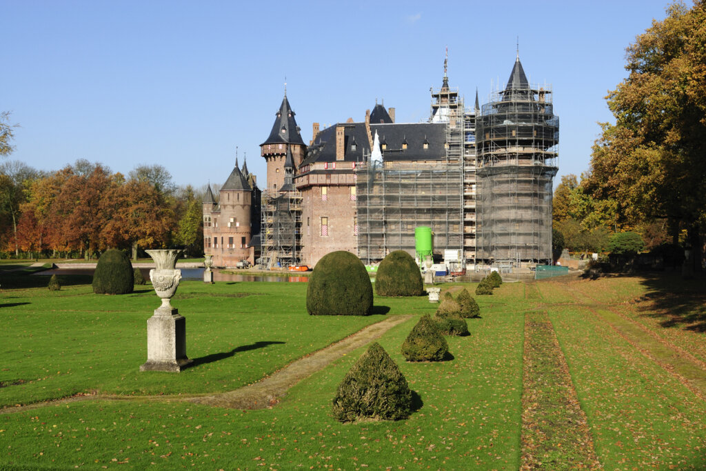 Los jardines del castillo de Haar sobresalen por su belleza.