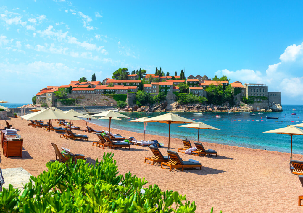 Sveti Stefan: un pueblo fortificado del siglo XV